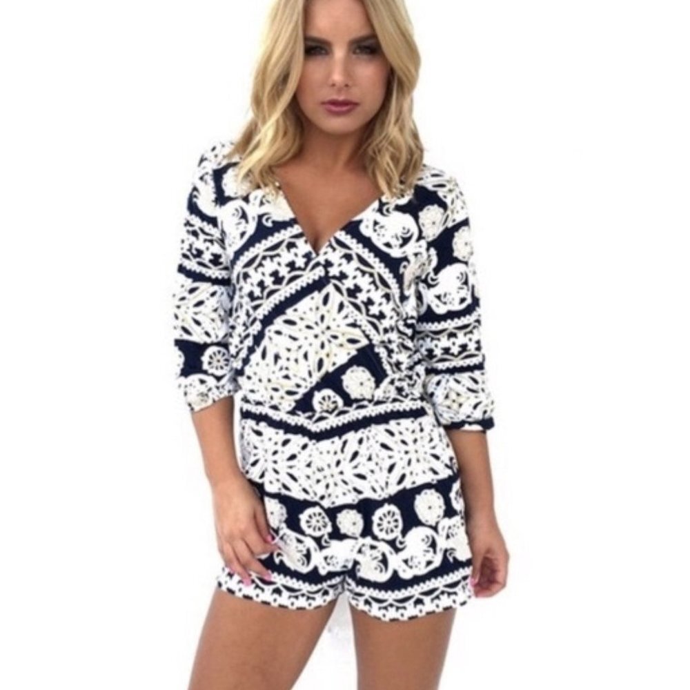 Dainty HOOLIGAN patterned romper small‎